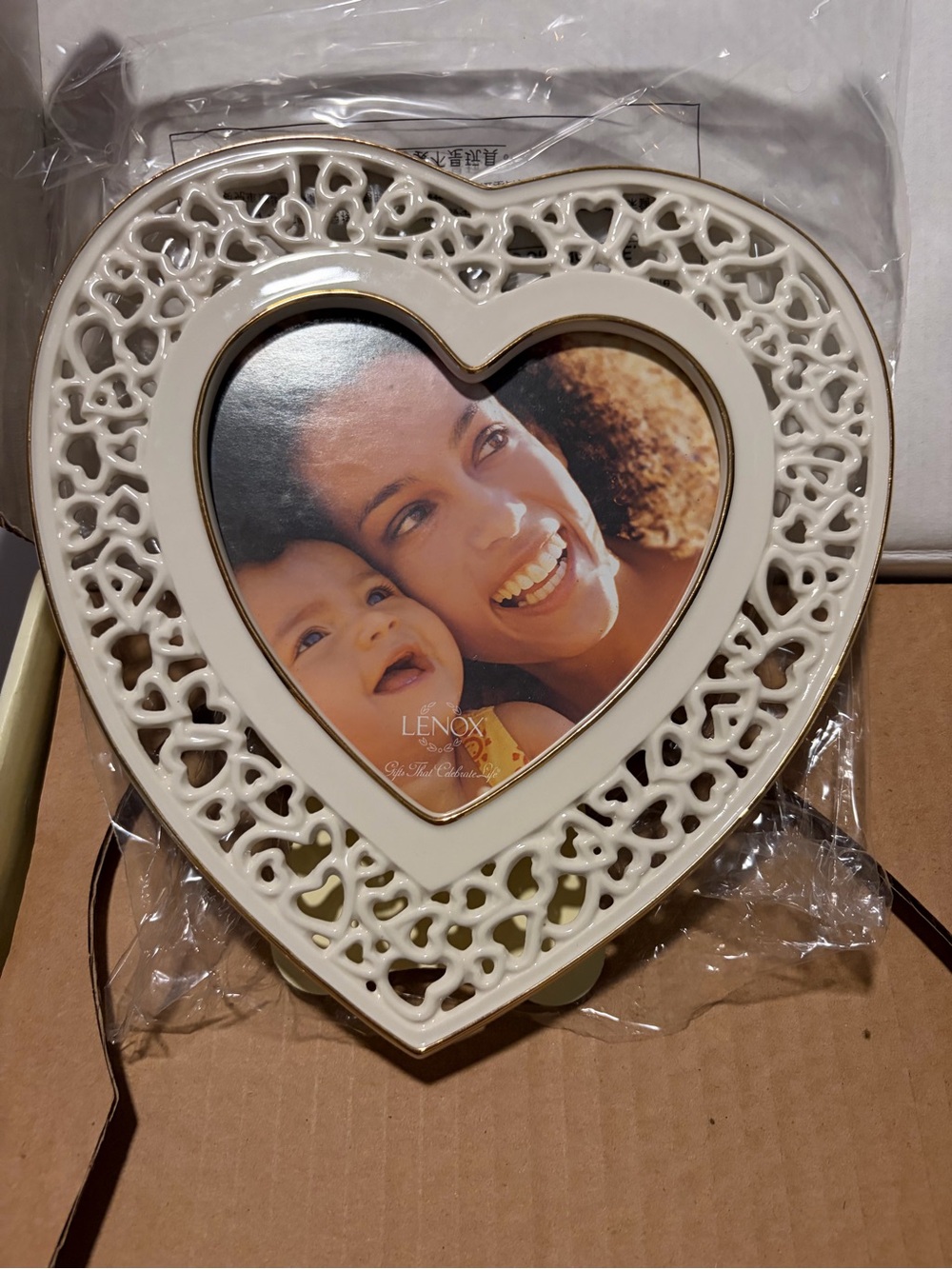 Lenox Cream Heart-Shaped Decorative Photo Frame